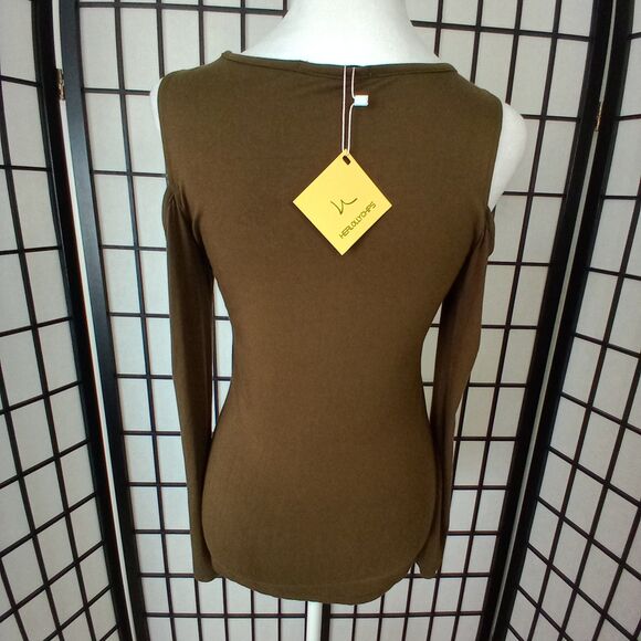 HERLOLLYCHIPS NWT Women's Cold Shoulder Top Size Medium - Picture 4 of 6